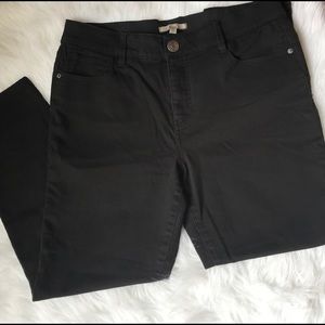 Bass Women’s Skinny Ankle Black Crop Pants